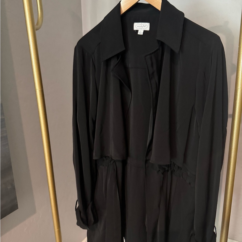 Black Long Sleeve Lightweight  Jacket